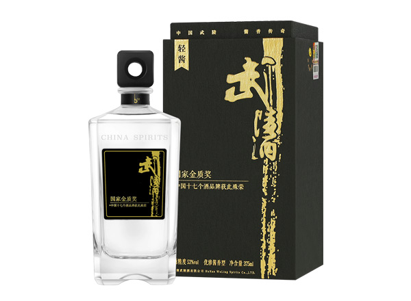 绥化上门回收武陵酒轻酱53度375ml国家金质奖礼盒装