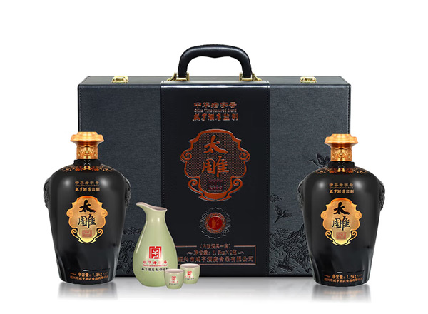 绥化咸亨酒店太雕黄酒回收太雕2007原酿礼盒1.5kg*2糯米酒半甜绍兴黄酒